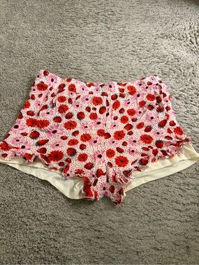 Torrid Retro Chic Strawberry Pull-On Gauze High Rise Ruffle Hem Short - size 1